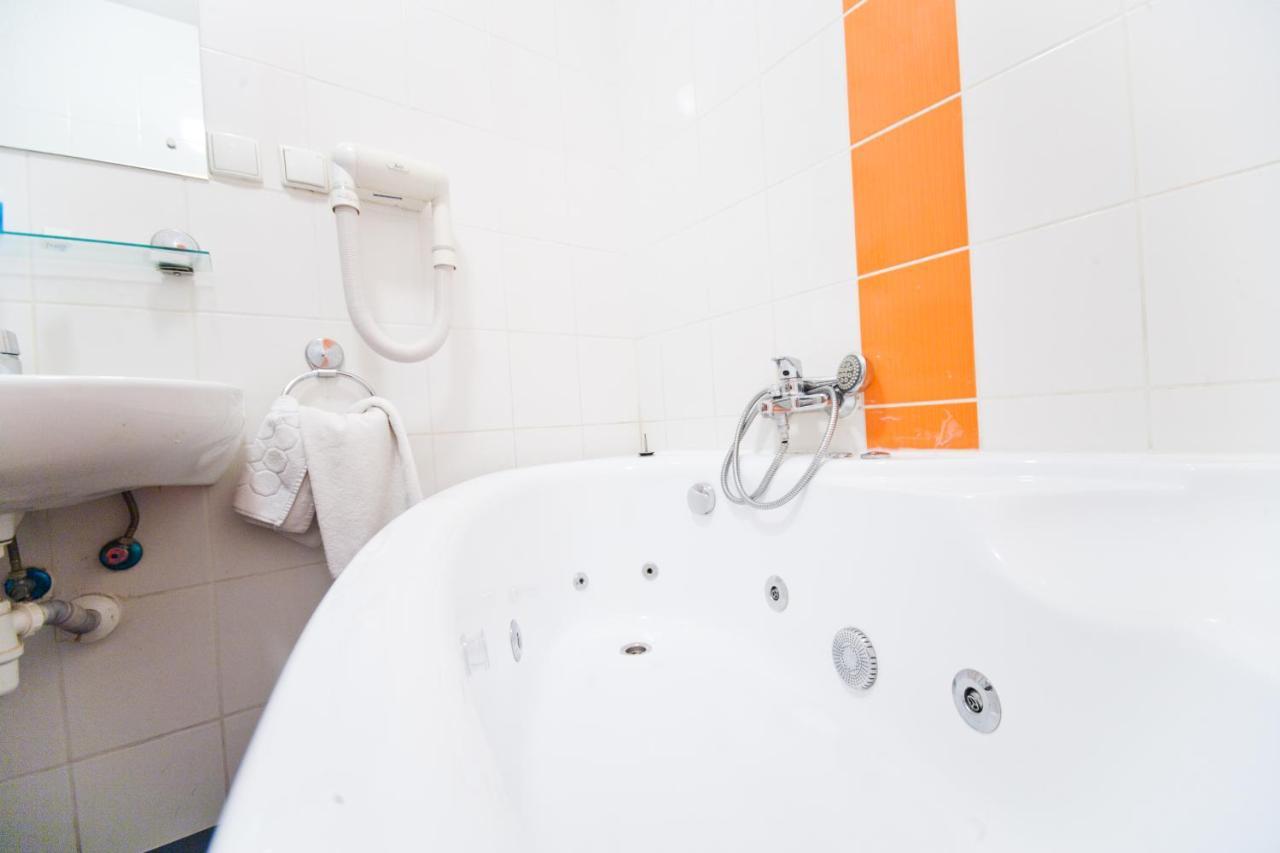 Hostel Malinowski City Gliwice Exterior photo